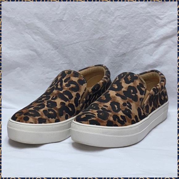 Festive Slip Ons - Picture 3 of 8